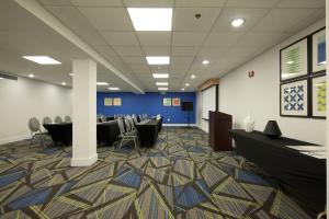 Бизнес-центр и/или конференц-зал в Holiday Inn Express Hotel & Suites Nashville Brentwood 65S