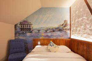 Uma cama ou camas num quarto em Hotel Adler Zürich