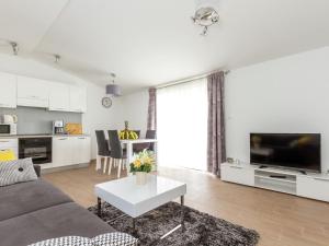Una cocina o zona de cocina en Beautiful apartment in between Split and Trogir