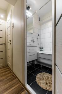 Ett badrum på Scandinavian Inspired Design