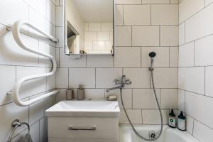 Ett badrum på Scandinavian Inspired Design