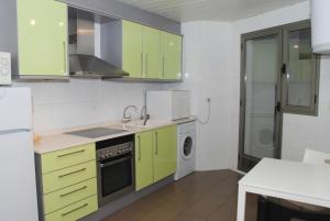 A cozinha ou cozinha compacta de Homeincalpe Borumbot