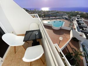 The swimming pool at or close to Penthouse 3 bedrooms, ocean view, near Siam Park