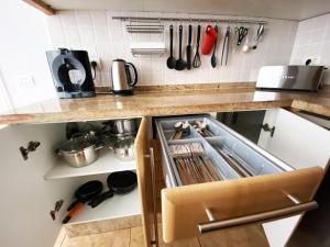 A kitchen or kitchenette at Penthouse 3 bedrooms, ocean view, near Siam Park