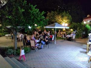 Hostia v ubytovaní Des Roses Hotel