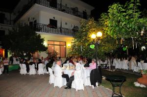 Gallery image of Des Roses Hotel in Platanias