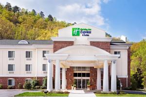a rendering of the front of a hotel at Holiday Inn Express Hotel & Suites Cherokee-Casino, an IHG Hotel in Cherokee