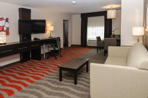 Setusvæði á Holiday Inn Express & Suites Columbus - Easton Area, an IHG Hotel