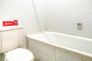 Gallery image of RedDoorz near Plaza Senayan in Jakarta