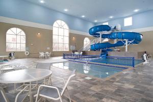 Imagen de la galería de Holiday Inn Express Hotel & Suites Brookings, an IHG Hotel, en Brookings