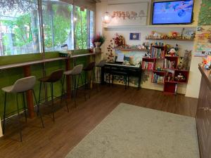 Restoran või mõni muu söögikoht majutusasutuses Meizhou Hot Spring Hotel溫泉商旅