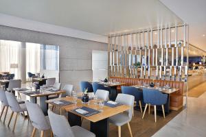Restaurace v ubytování voco Dubai by IHG