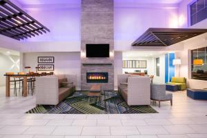 Foto da galeria de Holiday Inn Express Hotel & Suites Seaside Convention Center, an IHG Hotel em Seaside