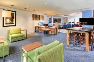 Gallery image of Holiday Inn Express & Suites Raleigh Durham Airport at RTP, an IHG Hotel in Durham