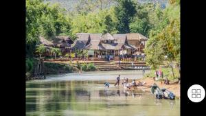 Ywama的住宿－Bamboo Forest River View Hostel，相簿中的一張相片