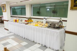 Comida no hotel ou em algum lugar perto