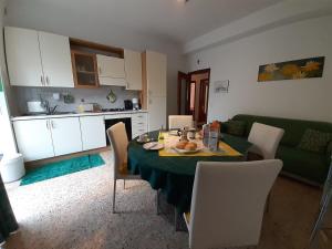 Kuchyňa alebo kuchynka v ubytovaní Saglia Apartments