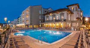 Bazén v ubytování Hotel Sayonara nebo v jeho okolí