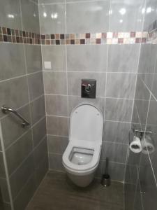 A bathroom at La KLEMALINE