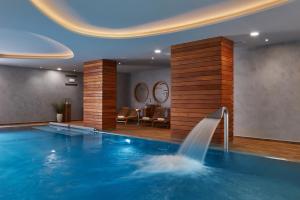 The swimming pool at or close to Spa Hotel Felicitas