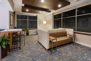 Gallery image of Holiday Inn Express Hotel & Suites Minneapolis-Downtown Convention Center, an IHG Hotel in Minneapolis