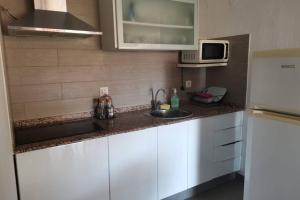 Zdjęcie z galerii obiektu apartamento luminoso benidorm playa levante rincon de loix w mieście Benidorm
