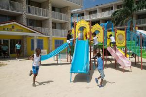 
Kinderen die verblijven bij Holiday Inn Resort Montego Bay All Inclusive, an IHG Hotel
