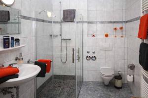 Photo de la galerie de l'établissement Kühlungsborn Ferienwohnung Sonnenresidenz, à Kühlungsborn