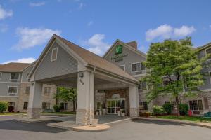 eine Darstellung der Vorderseite eines Hotels in der Unterkunft Holiday Inn Milwaukee Airport, an IHG Hotel in Milwaukee