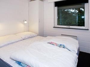 Gallery image of Three-Bedroom Holiday home in Hemmet 67 in Falen