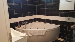 Kúpeľňa v ubytovaní Studio apartman Anamaria + 17 fotografií