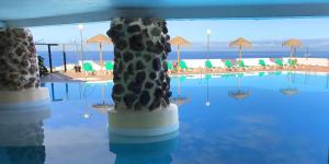 The swimming pool at or close to Penthouse 3 bedrooms, ocean view, near Siam Park