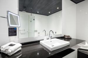 Koupelna v ubytování Van der Valk Hotel Sneek