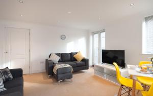 Posedenie v ubytovaní Treeview Apartment- A lovely 2 bed apartment near Colchester North Station by Catchpole Stays