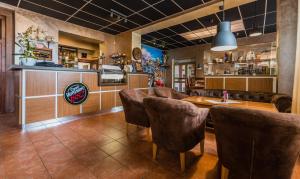 Lounge nebo bar v ubytování Hotel Roháč