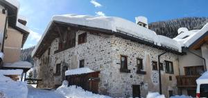 Rustico nelle Dolomiti v zimě