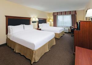Postel nebo postele na pokoji v ubytování Holiday Inn Express & Suites - Laredo-Event Center Area by IHG