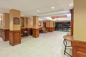 Vstupní hala nebo recepce v ubytování Holiday Inn Express & Suites - Laredo-Event Center Area by IHG