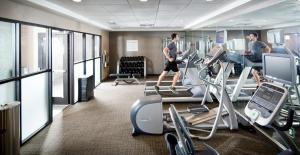 Fitnes oz. oprema za telovadbo v nastanitvi Holiday Inn Express & Suites Oklahoma City Downtown - Bricktown, an IHG Hotel