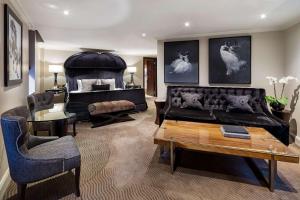 Posezení v ubytování Radisson Blu Hotel, London Mercer Street