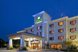 una rappresentazione delle suite dell'Hampton Inn Durham di Holiday Inn Express Hotel and Suites Fort Worth/I-20 a Fort Worth