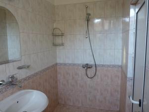 Koupelna v ubytování Guest House Zhelevi + 23 fotografií