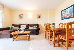 Ảnh trong thư viện ảnh của Homes & Go Mare Internum I ở La Pineda +14 ảnh