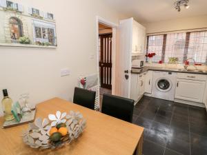 Kuchyň nebo kuchyňský kout v ubytování Valentines Cottage + 14 fotografií