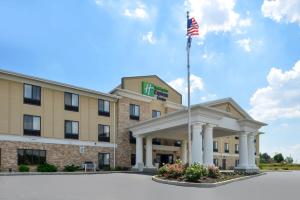 Gallery image of Holiday Inn Express & Suites Greenfield, an IHG Hotel in Greenfield