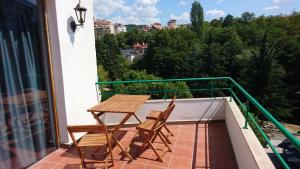 Park Apartments & Rooms Popovi tesisinde bir balkon veya teras