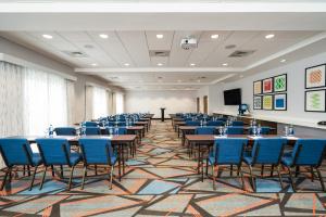 Khu vực hỗ trợ khách đi công tác/phòng hội thảo tại Holiday Inn Express & Suites Greenville SE - Simpsonville by IHG +41 ảnh