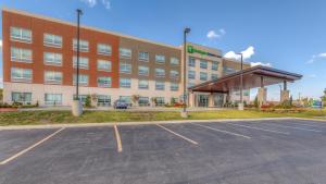 Afbeelding uit fotogalerij van Holiday Inn Express & Suites Tulsa Midtown, an IHG Hotel in Tulsa