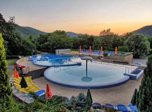 The swimming pool at or close to Thermal Hotel Visegrád