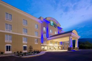 a rendering of a hotel with a gazebo at Holiday Inn Express & Suites Caryville by IHG in Caryville